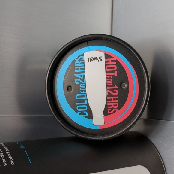 BNIB Swell Hot/Cold bottle 750 mL Black - Picture 4 of 11